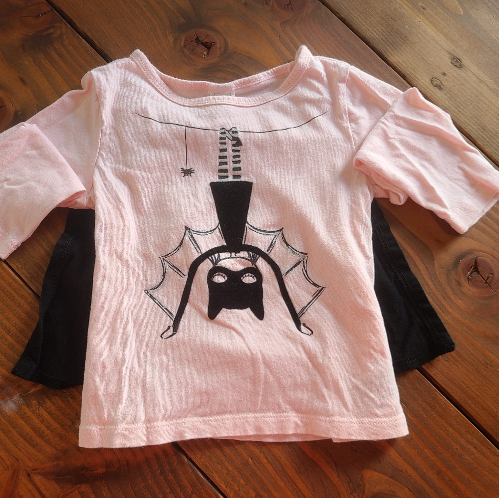 Gap Batgirl Halloween Shirt with detachable cape - 2T